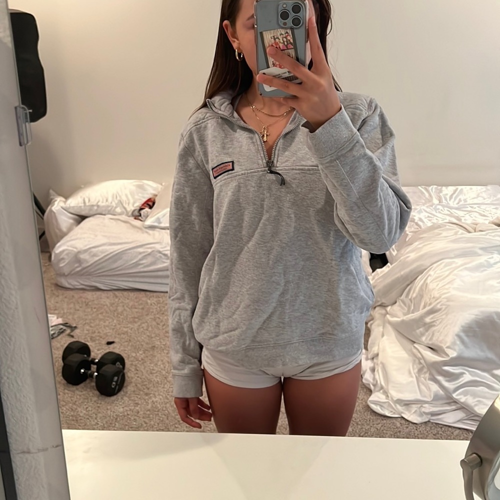Vineyard Vines - Size XL (18)